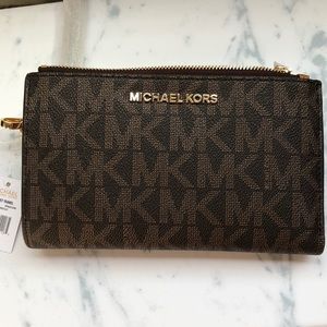 Michael kors wristlet